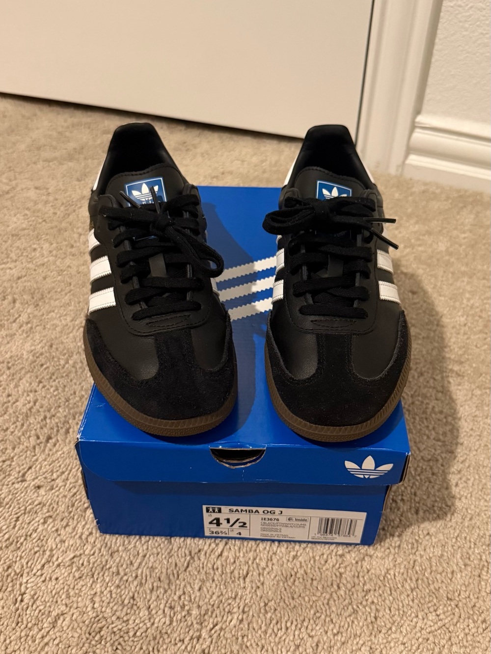 Adidas Samba OG black sneakers with white stripes